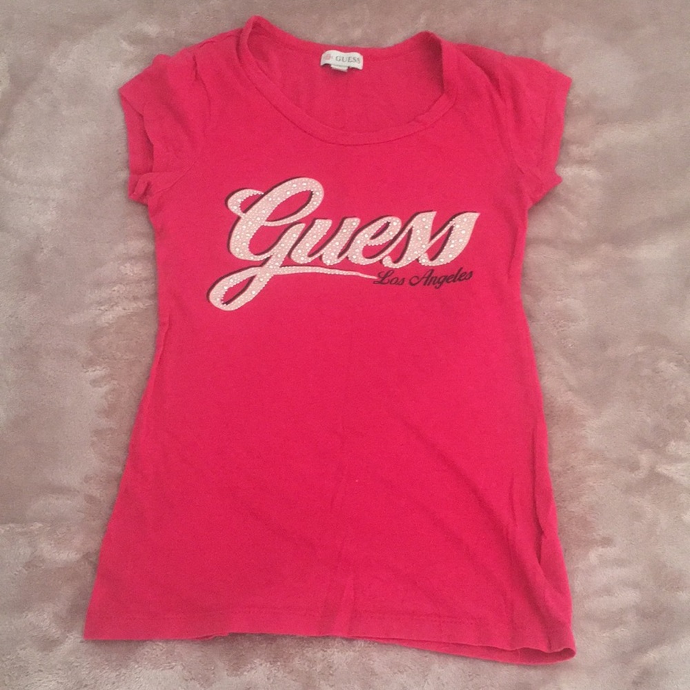 I am selling a pink shirt
